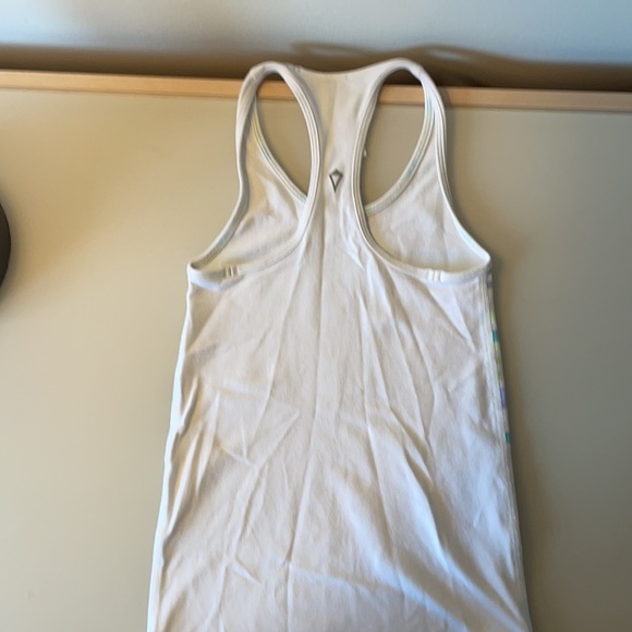 Iviva by Lululemon girls size 6 racer back tank - Picture 3 of 3